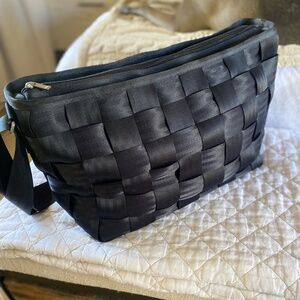 VINTAGE Harvey’s Original Seatbelt Travel Bag, Black